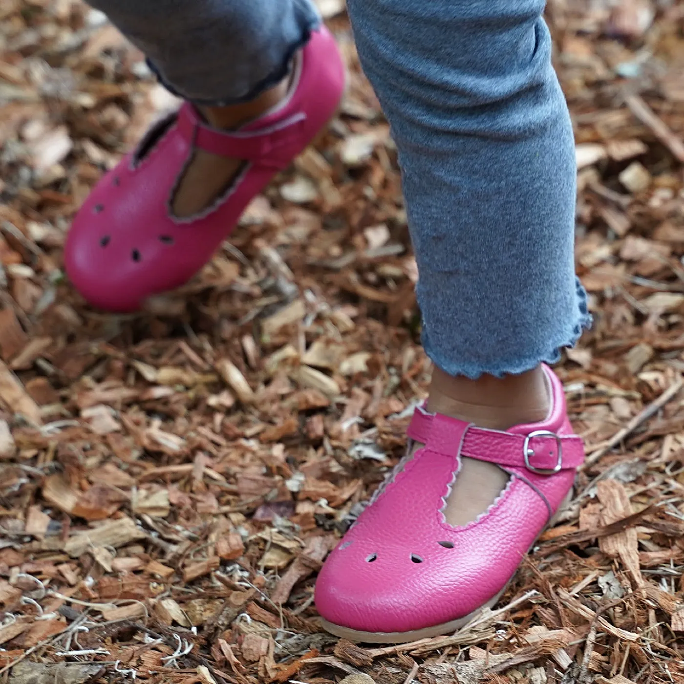 Callista Leather T-Strap Shoe Fushcia