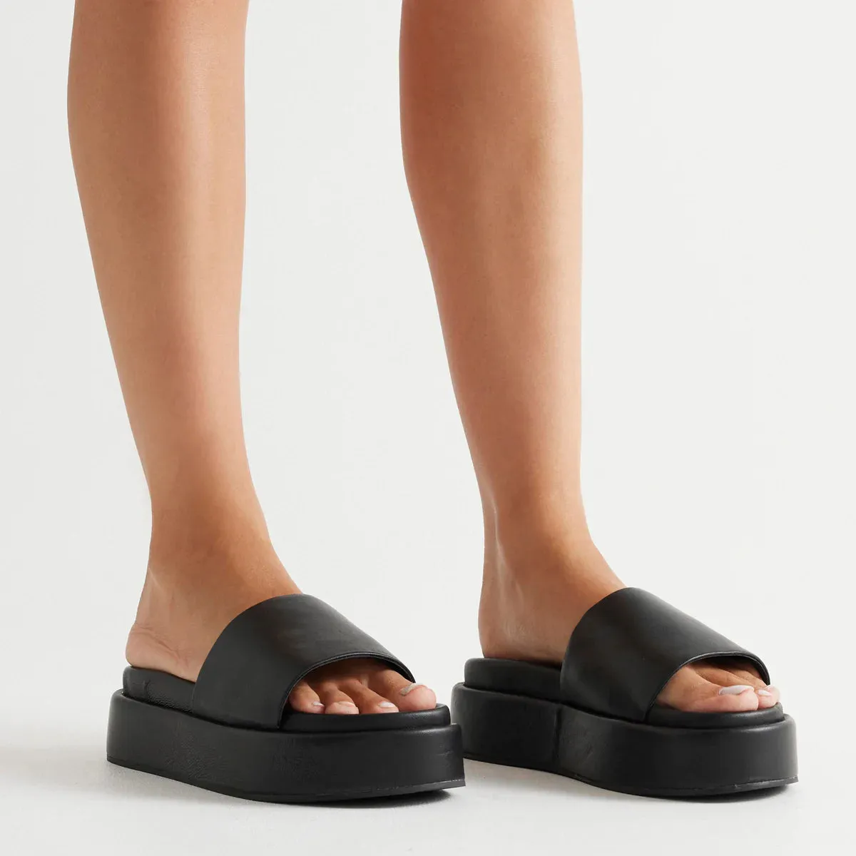 Dustin Flatform- Black