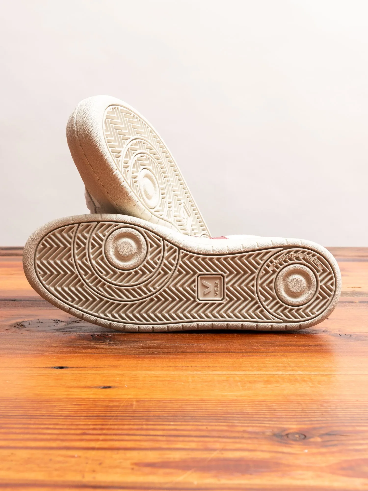 V-10 B-Mesh Sneaker in White Natural Marsala