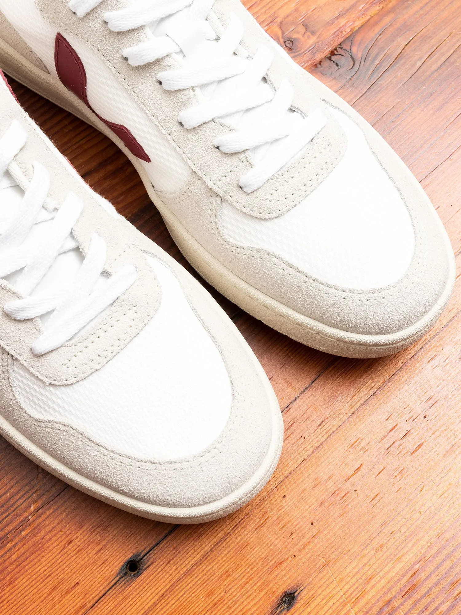 V-10 B-Mesh Sneaker in White Natural Marsala