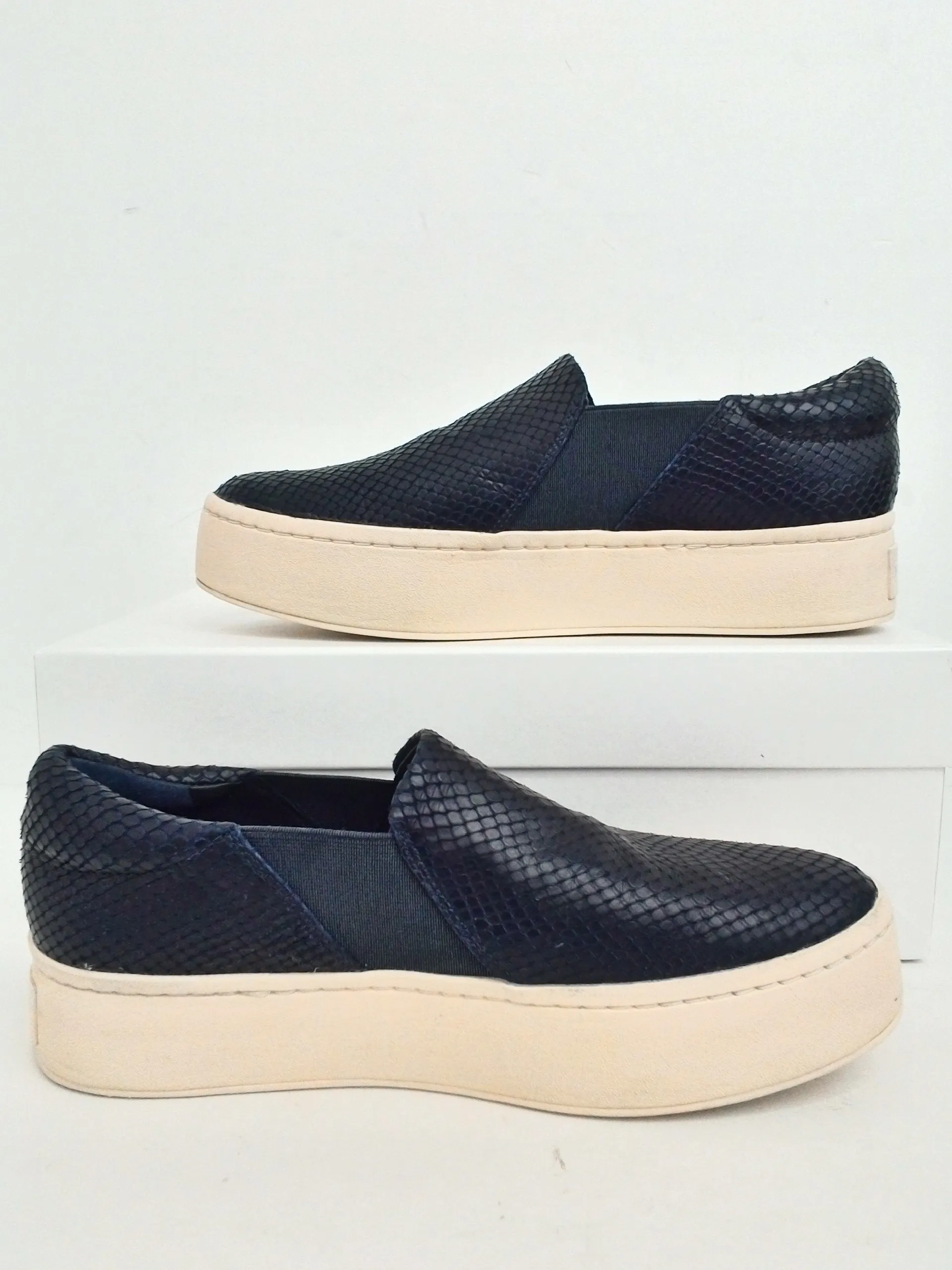 VINCE Women's Warren Coastal Leather Navy Blue Sneakers Size 6.5 M